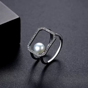 Кольцо Pearl in Focus с белой жемчужиной