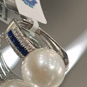 Коктейльное кольцо Pearl Arch с сапфировой дорожкой