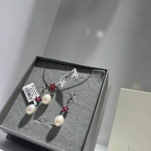 Серьги Pearl Germini с белыми овальными жемчужинами
